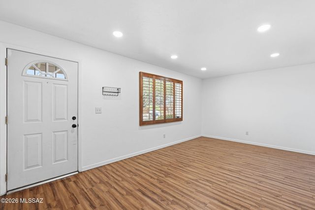 2922 E Seneca Street, Tucson, AZ 85716