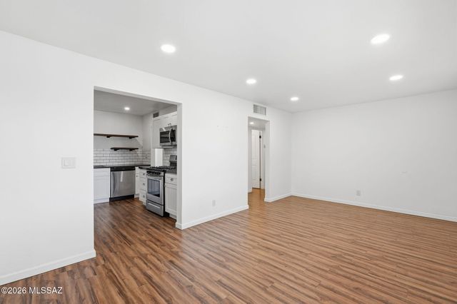 2922 E Seneca Street, Tucson, AZ 85716