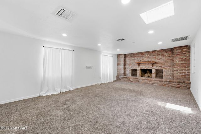 2922 E Seneca Street, Tucson, AZ 85716