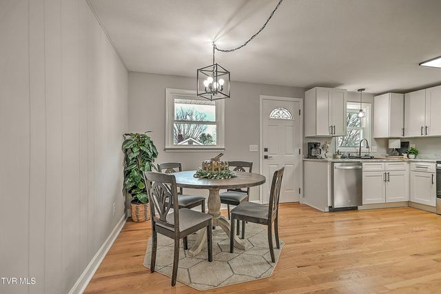 1002 Lincoln Avenue, Johnson City, TN 37604