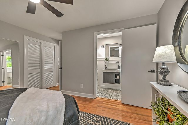 1002 Lincoln Avenue, Johnson City, TN 37604