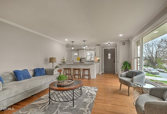 1002 Lincoln Avenue, Johnson City, TN 37604