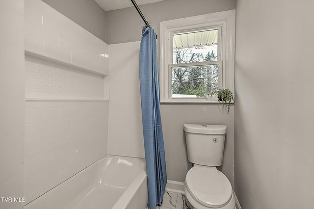 1002 Lincoln Avenue, Johnson City, TN 37604