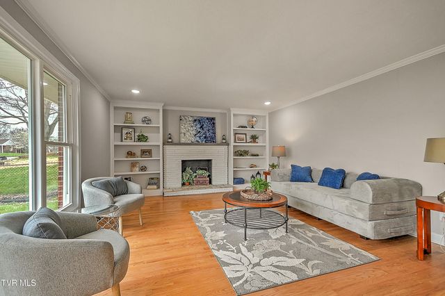 1002 Lincoln Avenue, Johnson City, TN 37604