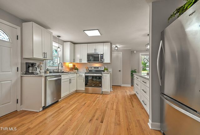 1002 Lincoln Avenue, Johnson City, TN 37604