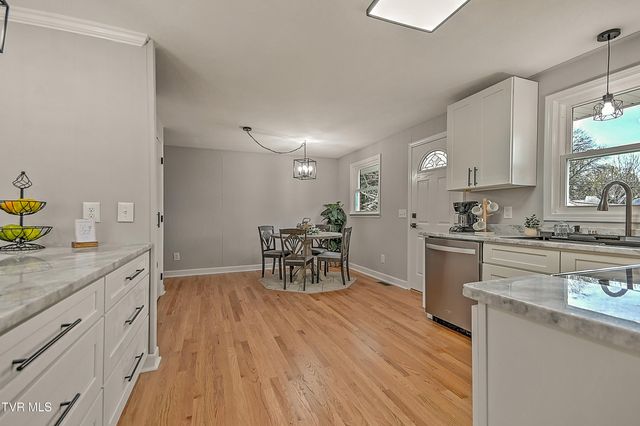 1002 Lincoln Avenue, Johnson City, TN 37604