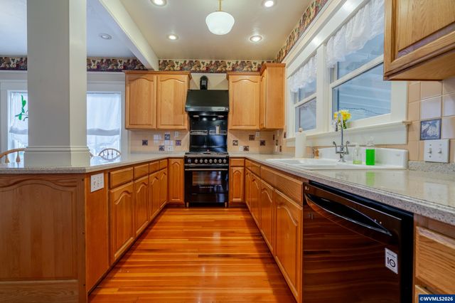 821 6th Av SW, Albany, OR 97321