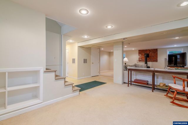 821 6th Av SW, Albany, OR 97321