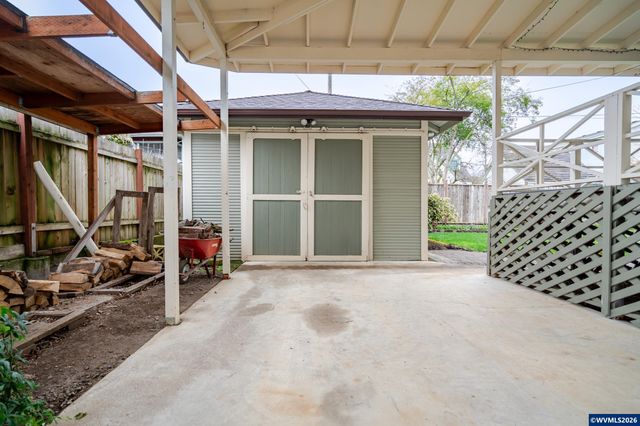 821 6th Av SW, Albany, OR 97321