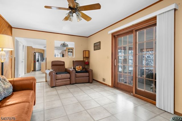 1 Oak Grove Rd, Raritan Twp., NJ 08822