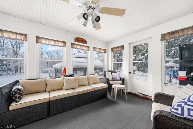 1 Oak Grove Rd, Raritan Twp., NJ 08822