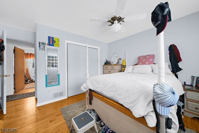 1 Oak Grove Rd, Raritan Twp., NJ 08822