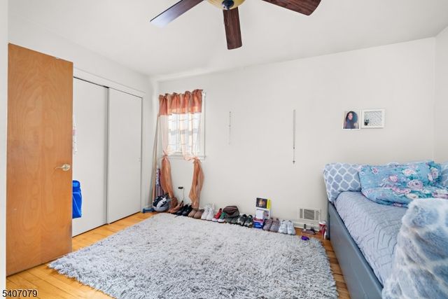 1 Oak Grove Rd, Raritan Twp., NJ 08822