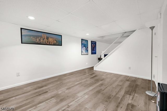 1 Oak Grove Rd, Raritan Twp., NJ 08822