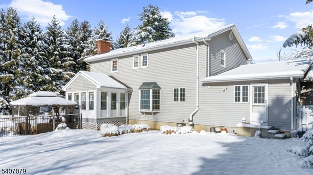 1 Oak Grove Rd, Raritan Twp., NJ 08822