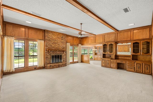 110 Cedar Drive, Oak Leaf, TX 75154