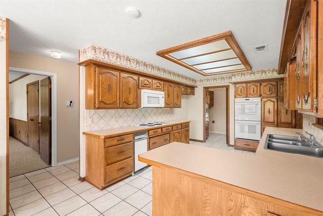 110 Cedar Drive, Oak Leaf, TX 75154