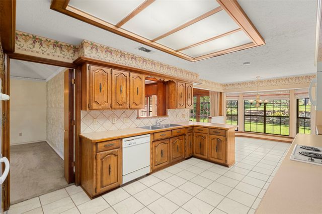 110 Cedar Drive, Oak Leaf, TX 75154