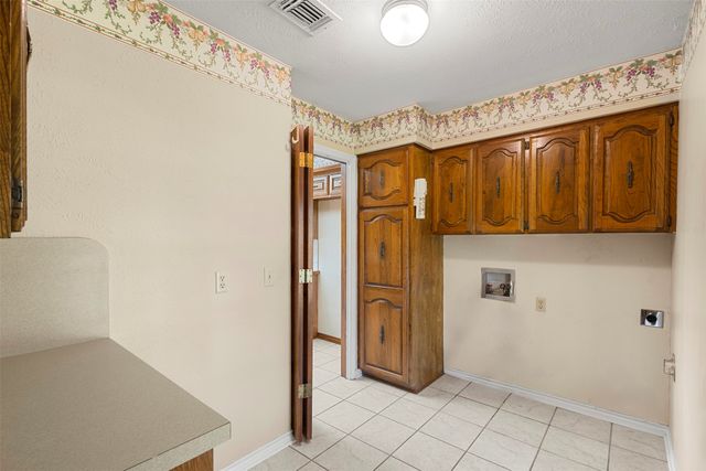 110 Cedar Drive, Oak Leaf, TX 75154