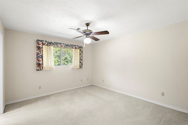 110 Cedar Drive, Oak Leaf, TX 75154