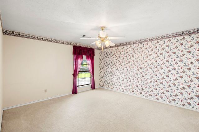 110 Cedar Drive, Oak Leaf, TX 75154