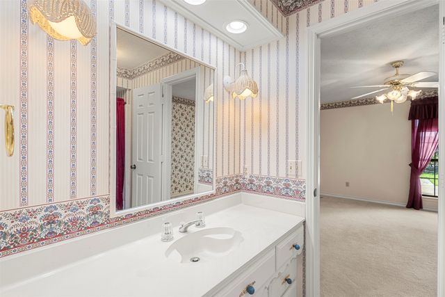 110 Cedar Drive, Oak Leaf, TX 75154