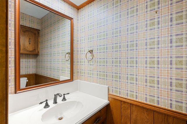 110 Cedar Drive, Oak Leaf, TX 75154