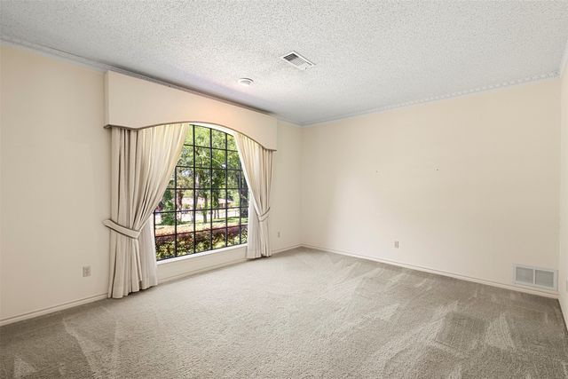 110 Cedar Drive, Oak Leaf, TX 75154