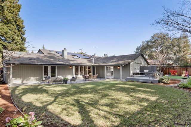 648 Spargur Drive, Los Altos, CA 94022