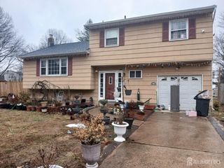13 Meadow Lane, East Windsor, NJ 08520