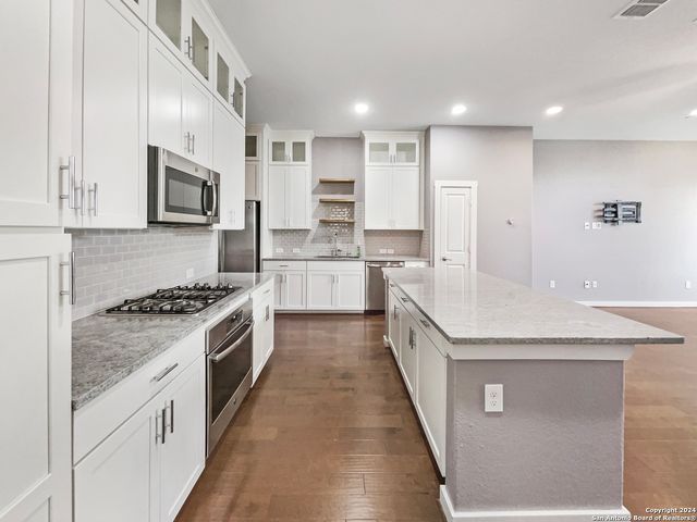 3831 Harry Wurzbach Bldg 16, San Antonio, TX 78209