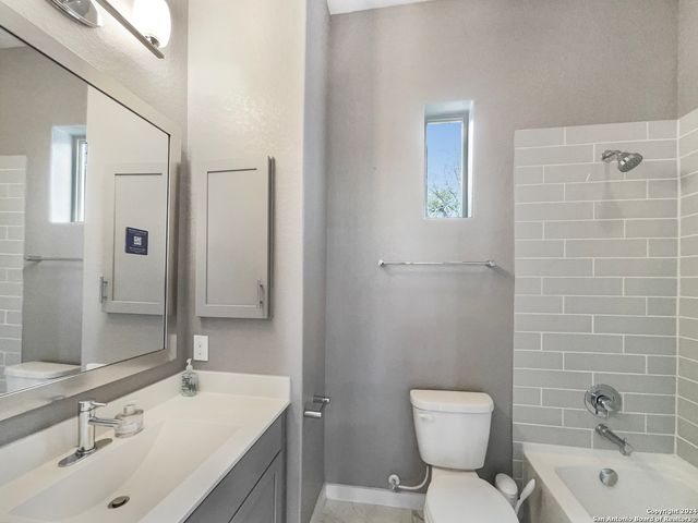 3831 Harry Wurzbach Bldg 16, San Antonio, TX 78209