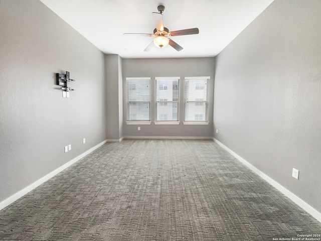3831 Harry Wurzbach Bldg 16, San Antonio, TX 78209