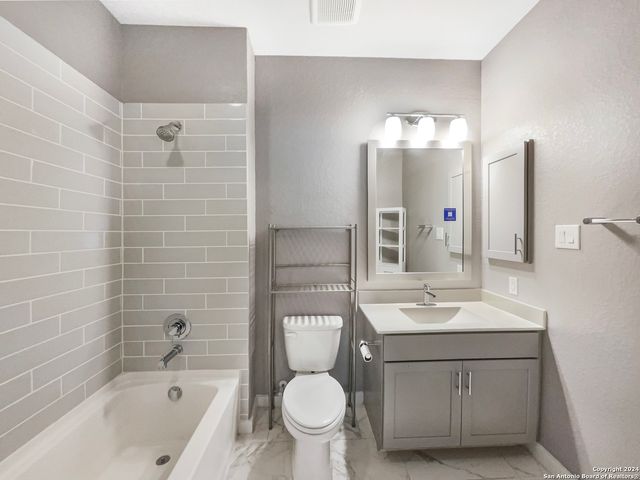3831 Harry Wurzbach Bldg 16, San Antonio, TX 78209