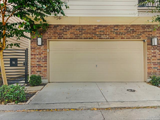 3831 Harry Wurzbach Bldg 16, San Antonio, TX 78209