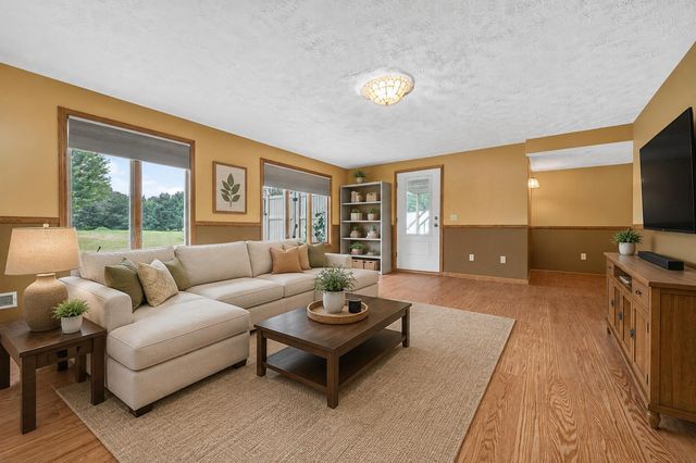 5430 E T Avenue, Brady Twp, MI 49097