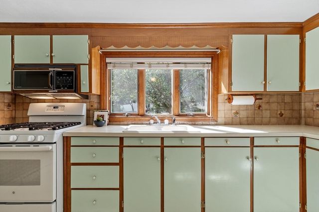 48 Chickering Street, Lawrence, MA 01843