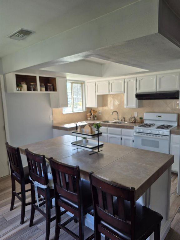 27261 Stanford Avenue, Madera, CA 93637