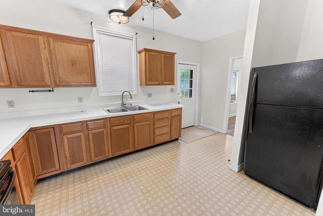 102 DELAWARE AVE, Delmar, DE 19940