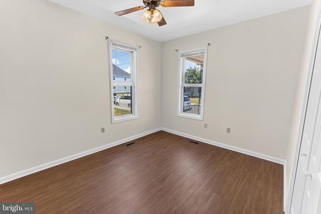 102 DELAWARE AVE, Delmar, DE 19940