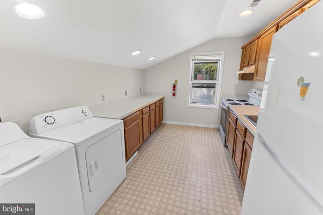 102 DELAWARE AVE, Delmar, DE 19940