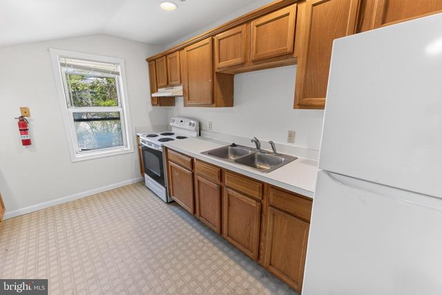 102 DELAWARE AVE, Delmar, DE 19940