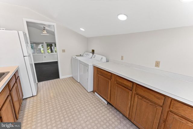 102 DELAWARE AVE, Delmar, DE 19940