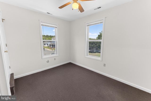 102 DELAWARE AVE, Delmar, DE 19940