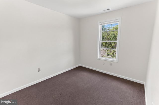 102 DELAWARE AVE, Delmar, DE 19940