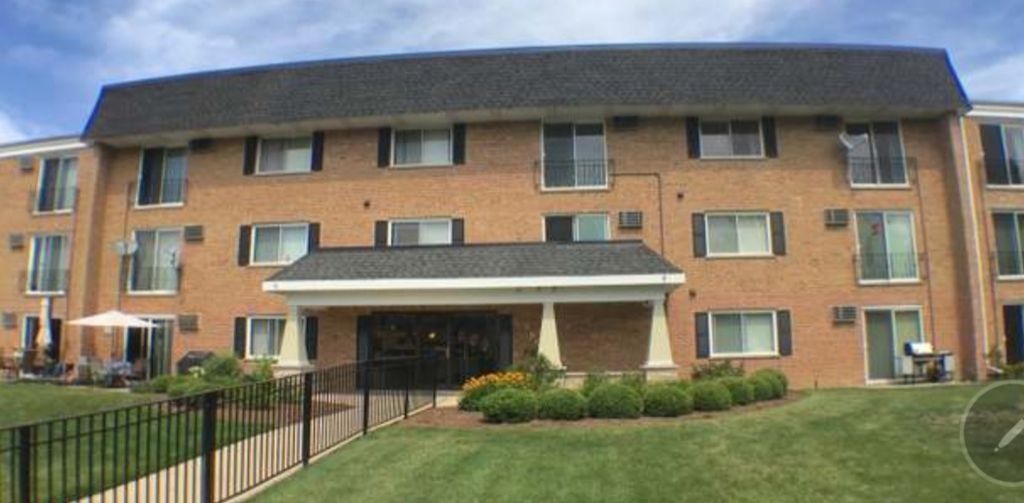 580 E Lawrence Avenue 102, Roselle, IL 60172