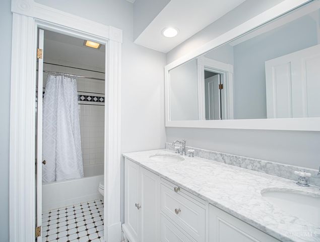 3732 Morris Place, Cincinnati, OH 45226