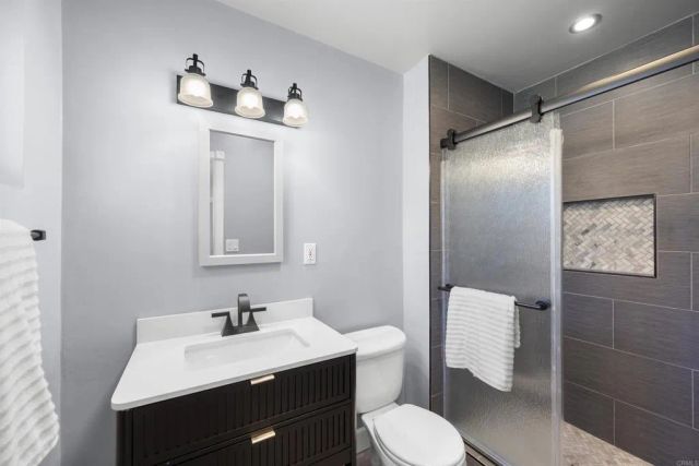 202 E J ST, Chula Vista, CA 91910
