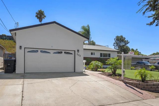 202 E J ST, Chula Vista, CA 91910