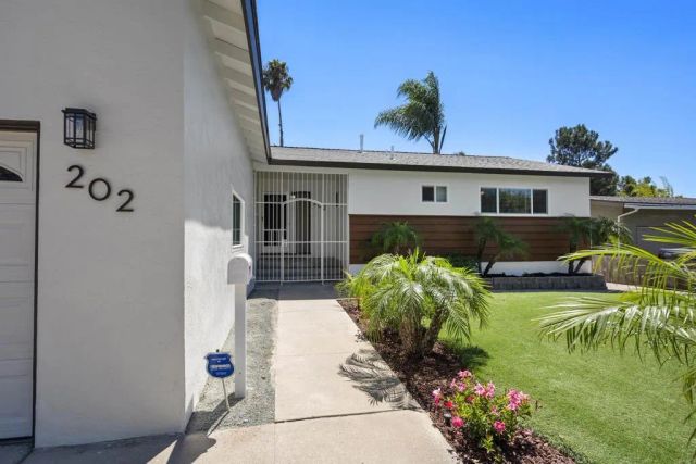 202 E J ST, Chula Vista, CA 91910